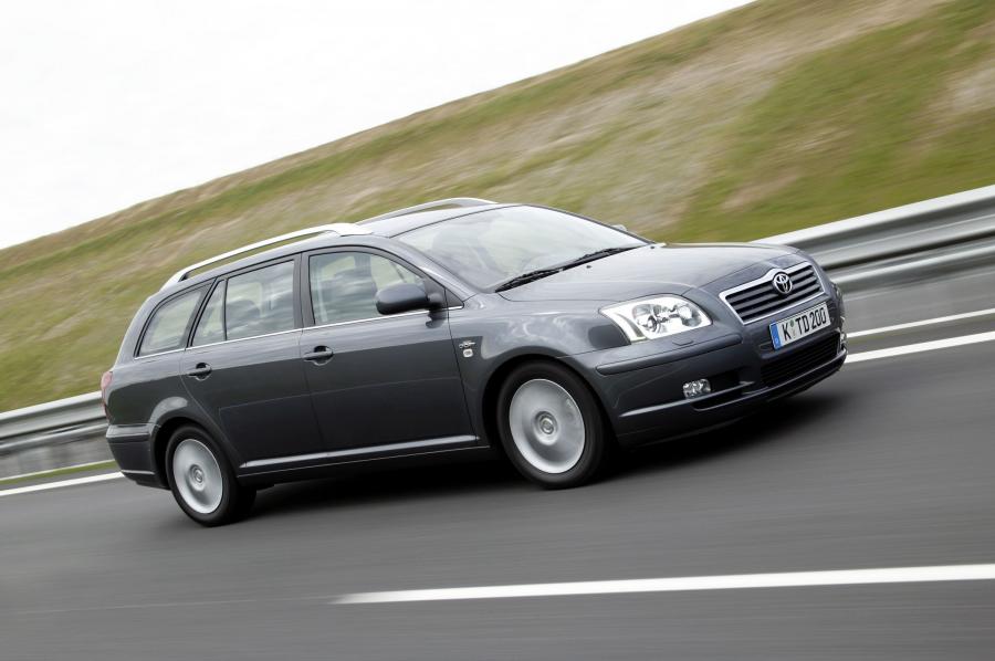  Toyota Avensis Wagon 2003 года  (фото 7 из 76)